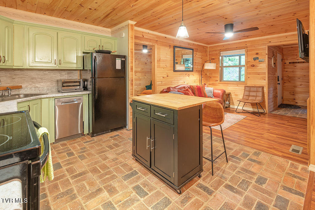 115 Jenny Way Cosby, TN 37722 - Photo 12 of 35 13_115JennyWayCosby_Kitchen6_WEB