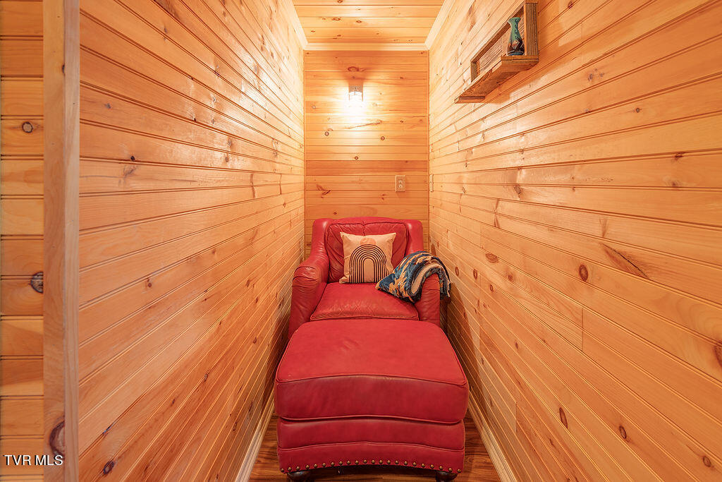 115 Jenny Way Cosby, TN 37722 - Photo 22 of 35 23_115JennyWayCosby_Nook_WEB