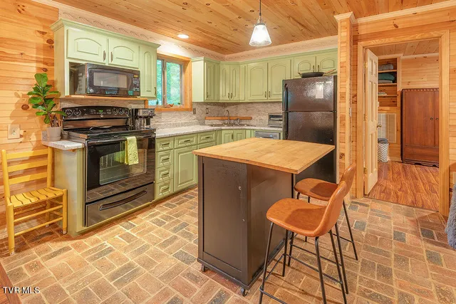 $365,000 | 115 Jenny Way, Cosby, TN 37722