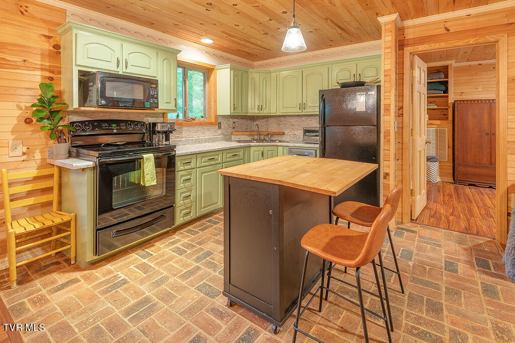 115 Jenny Way Cosby, TN 37722 - Photo 10 of 35 11_115JennyWayCosby_Kitchen4_WEB