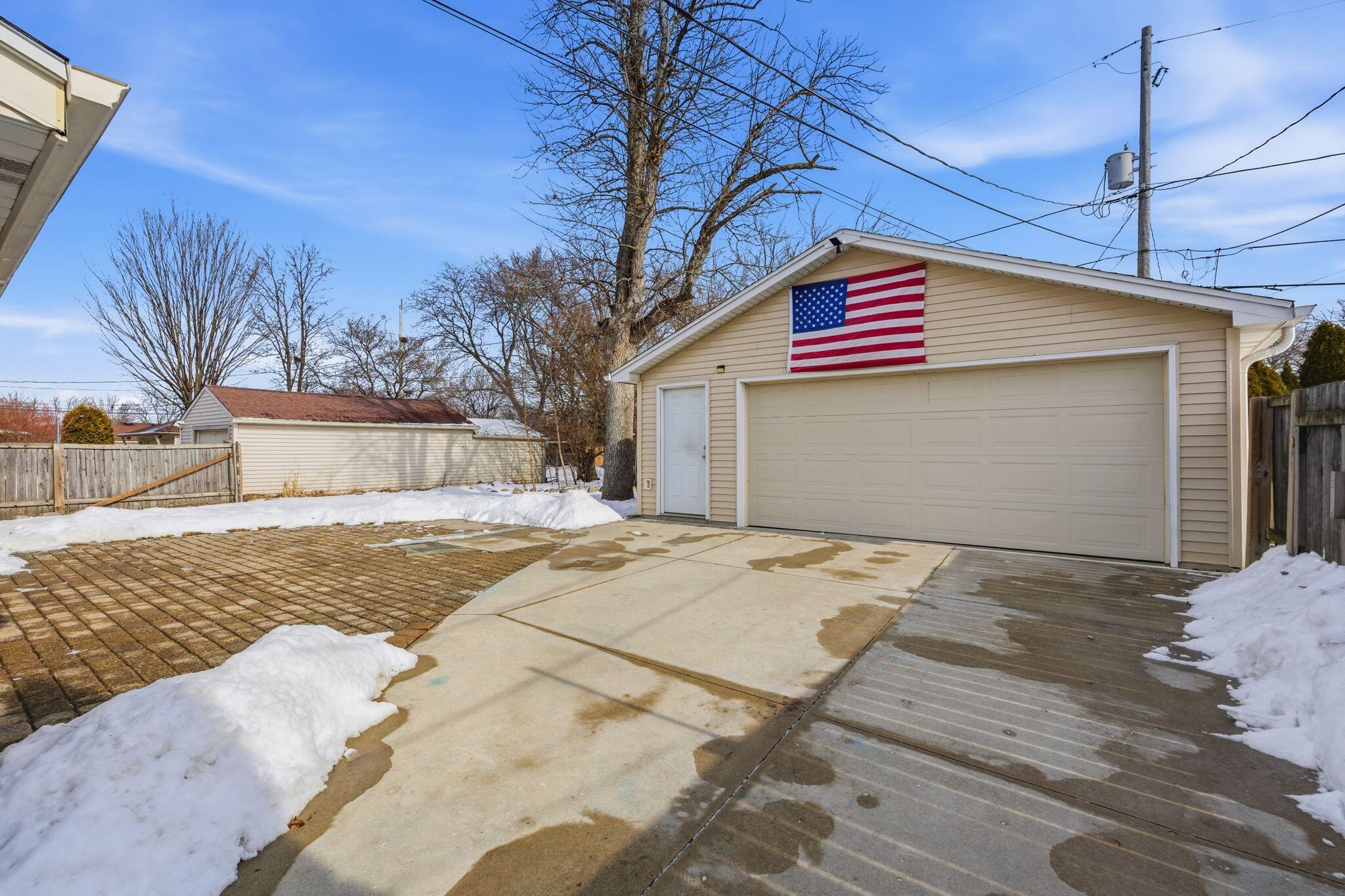 4436 South 64th Street Greenfield, WI 53220 - Photo 27 of 29 4436 S 64th St - Greenfield HDR-20