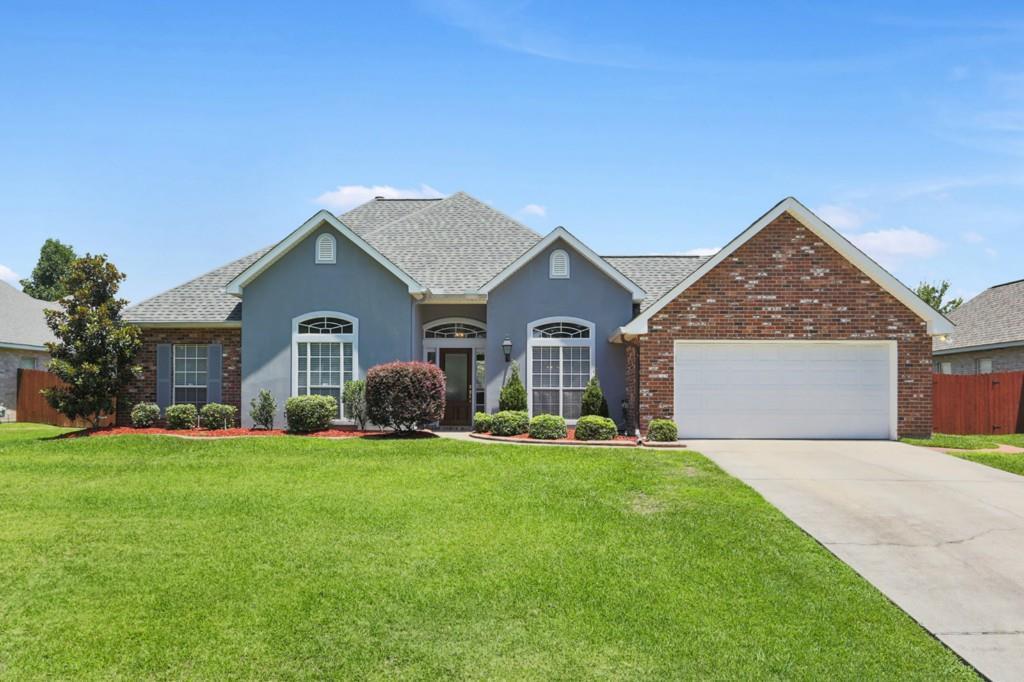 1225 South Ridge Drive Mandeville, LA 70448 - Photo 1 of 25 Gallery Image 1