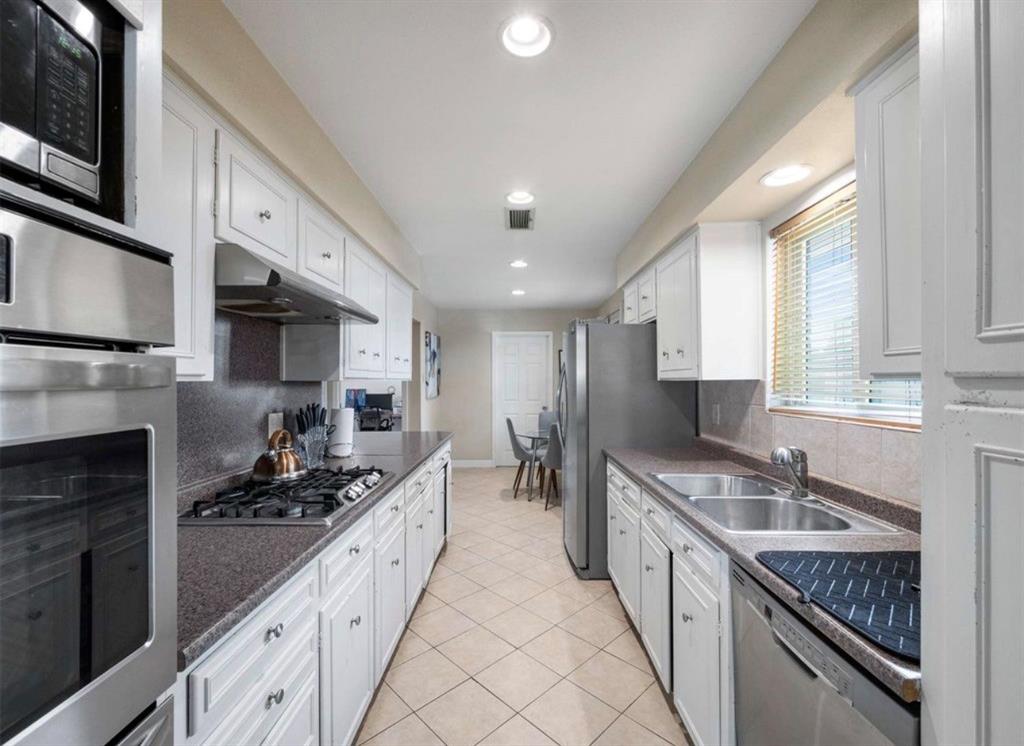 3750 Ridgeoak Way Farmers Branch, TX 75244 - Photo 8 of 26