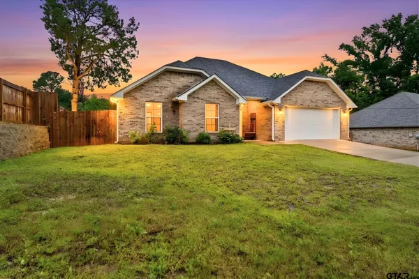 $271,450 | 17459 County Road 4108, Lindale, TX 75771
