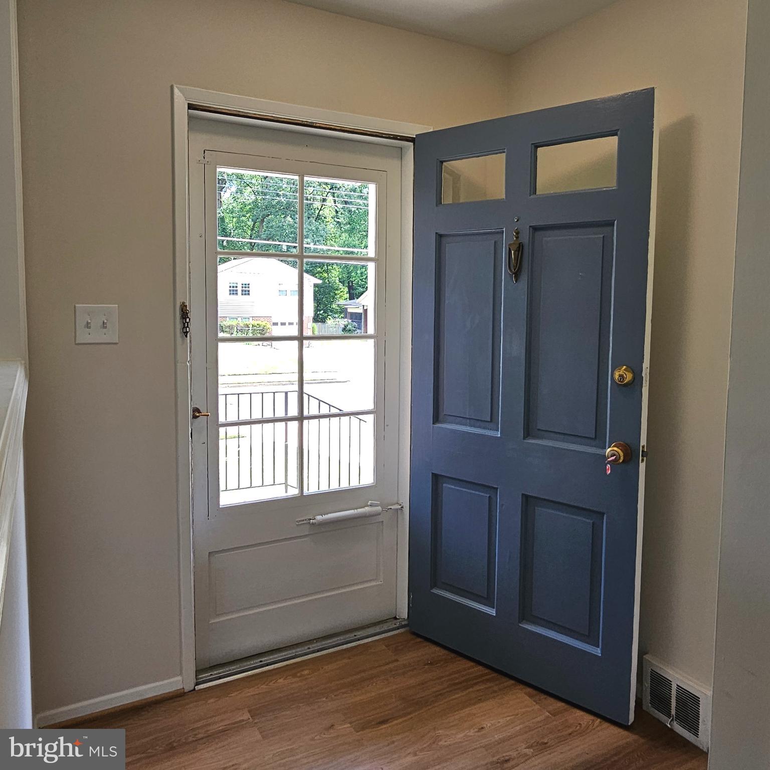 7606 Gresham Street Springfield, VA 22151 - Photo 2 of 36