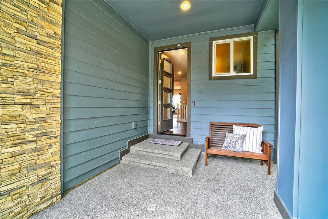 22518 42nd Drive Southeast Bothell, WA 98021 - Photo 3 of 36 Gallery Image 3