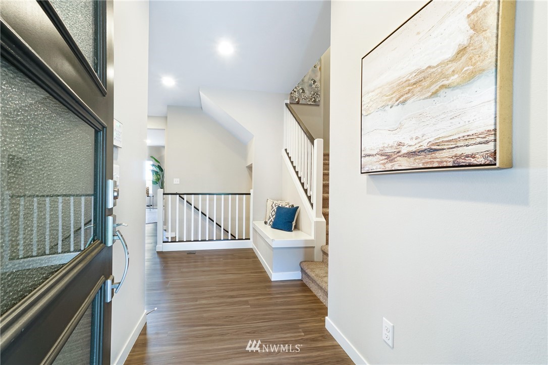 22518 42nd Drive Southeast Bothell, WA 98021 - Photo 4 of 36 Gallery Image 4