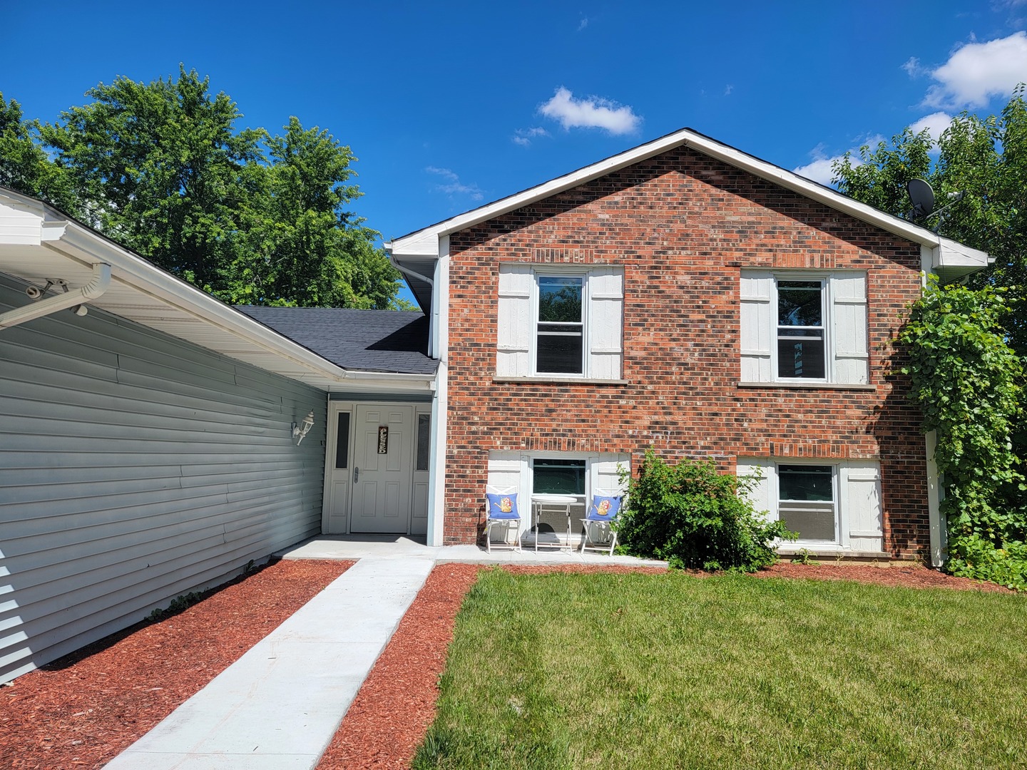 152 South Schmidt Road Bolingbrook, IL 60440 - Photo 2 of 31