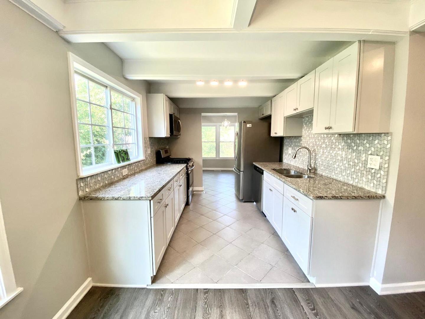 152 South Schmidt Road Bolingbrook, IL 60440 - Photo 4 of 31