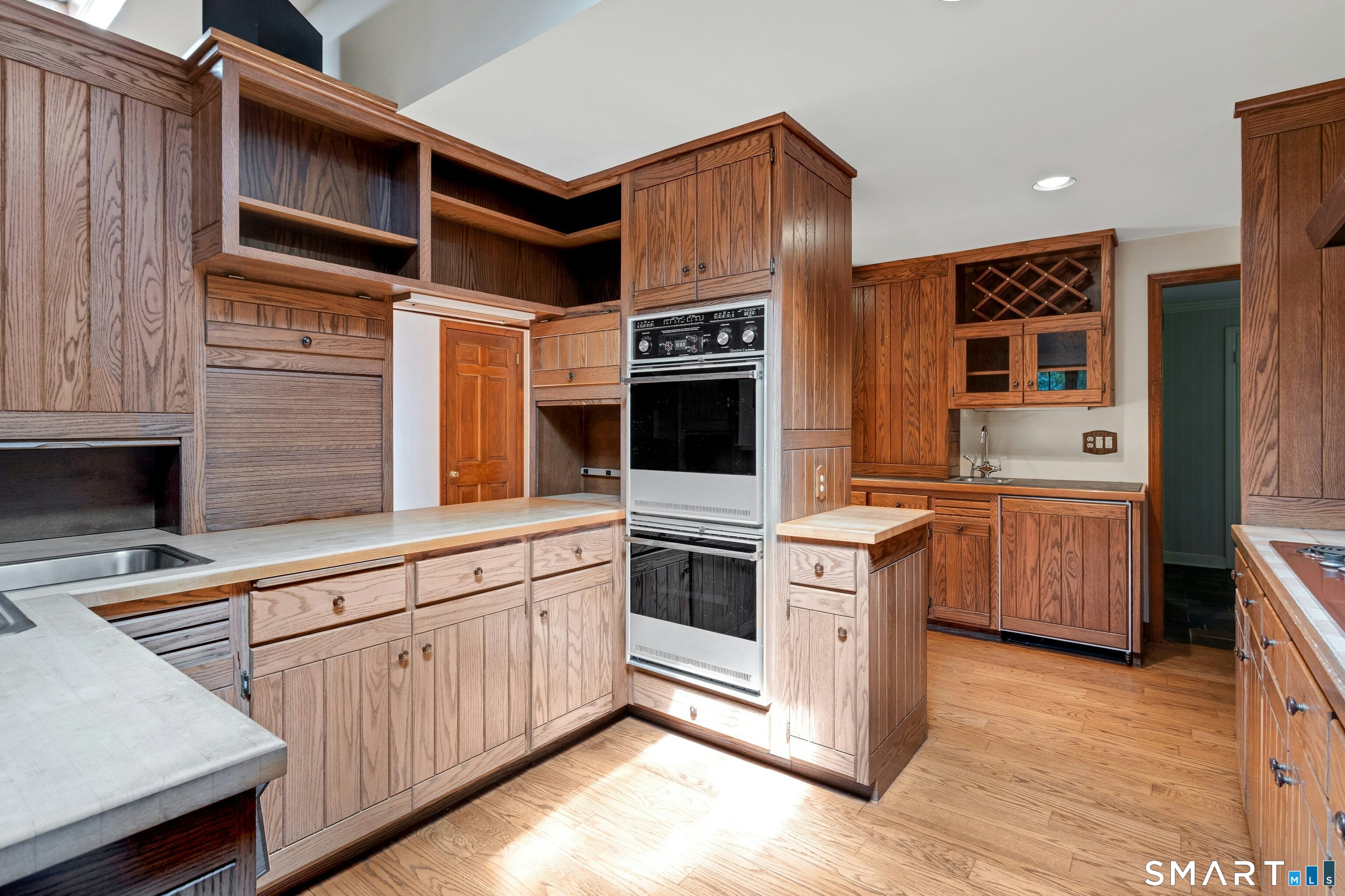 85 Carriage Road Wilton, CT 06897 - Photo 16 of 38