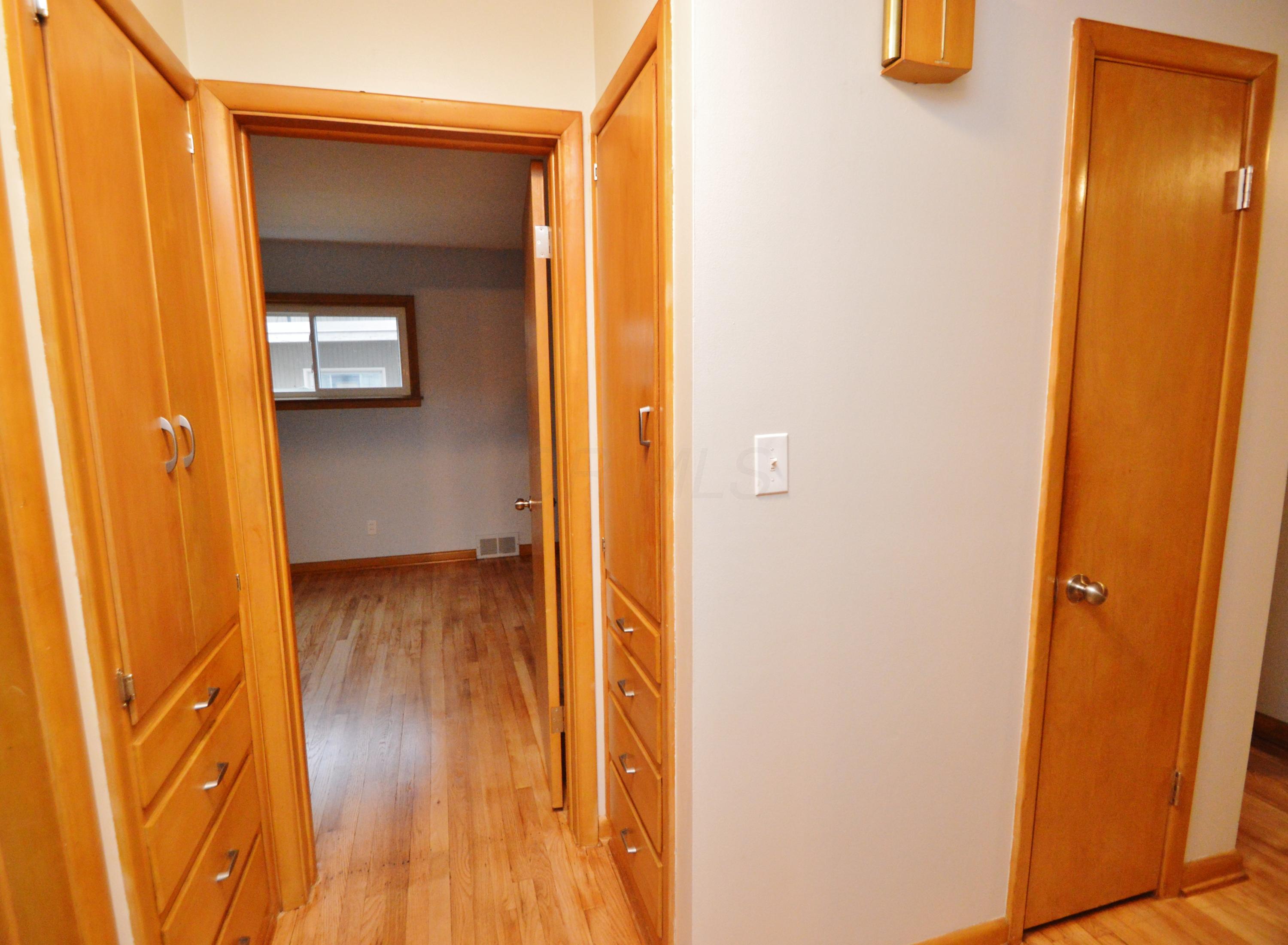 575 East Weisheimer Road Columbus, OH 43214 - Photo 20 of 44