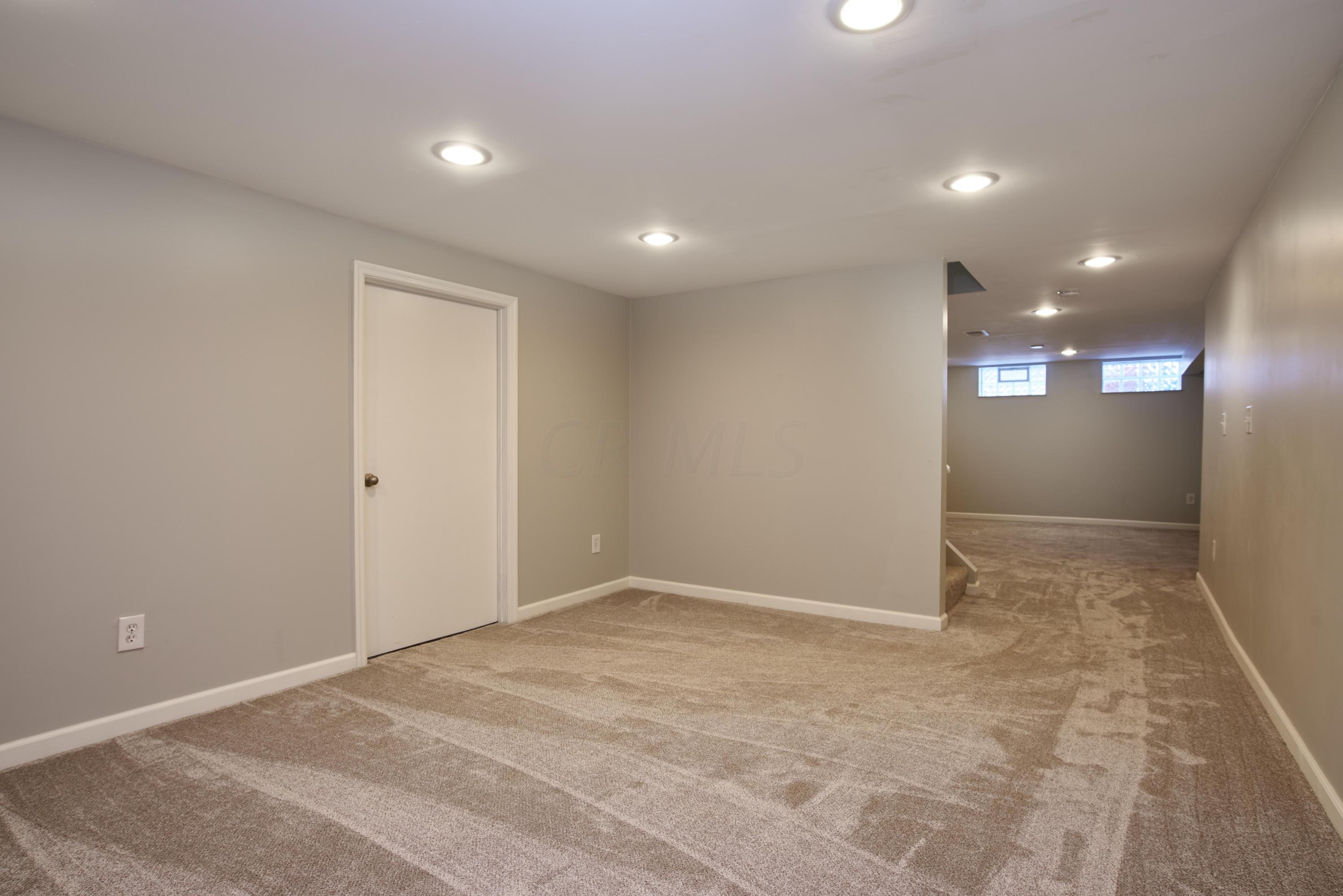 575 East Weisheimer Road Columbus, OH 43214 - Photo 34 of 44