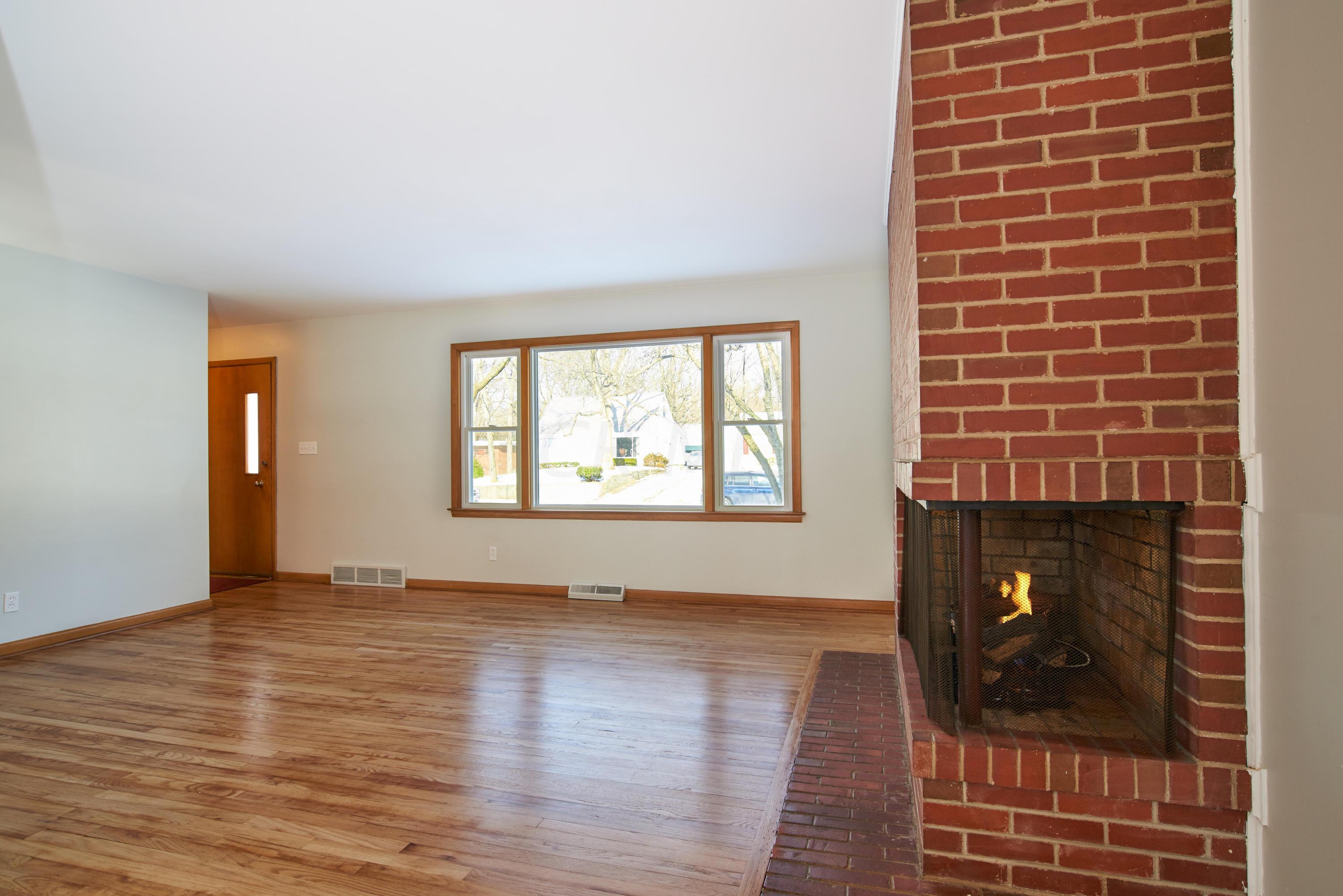 575 East Weisheimer Road Columbus, OH 43214 - Photo 5 of 44