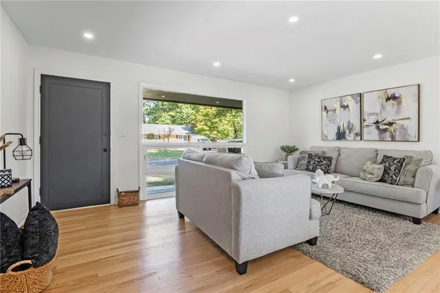 $259,900 | 11029 East 53 Terrace, Raytown, MO 64133