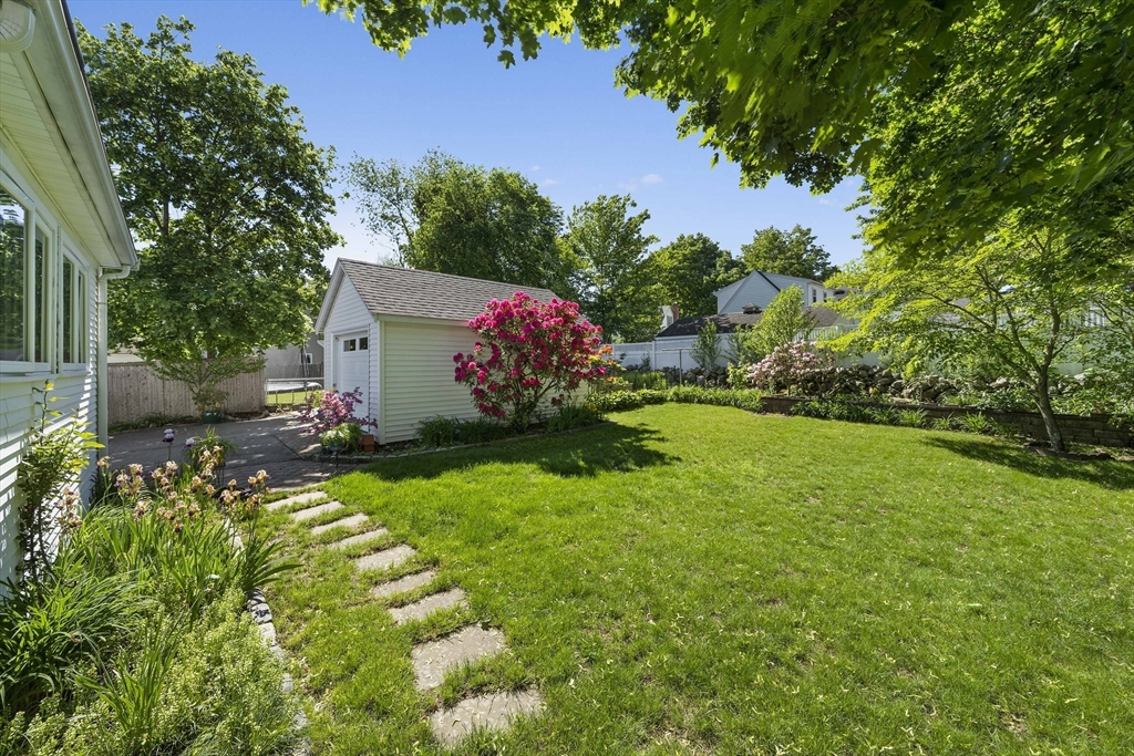 10 Waldron Road Braintree, MA 02184 - Photo 8 of 41