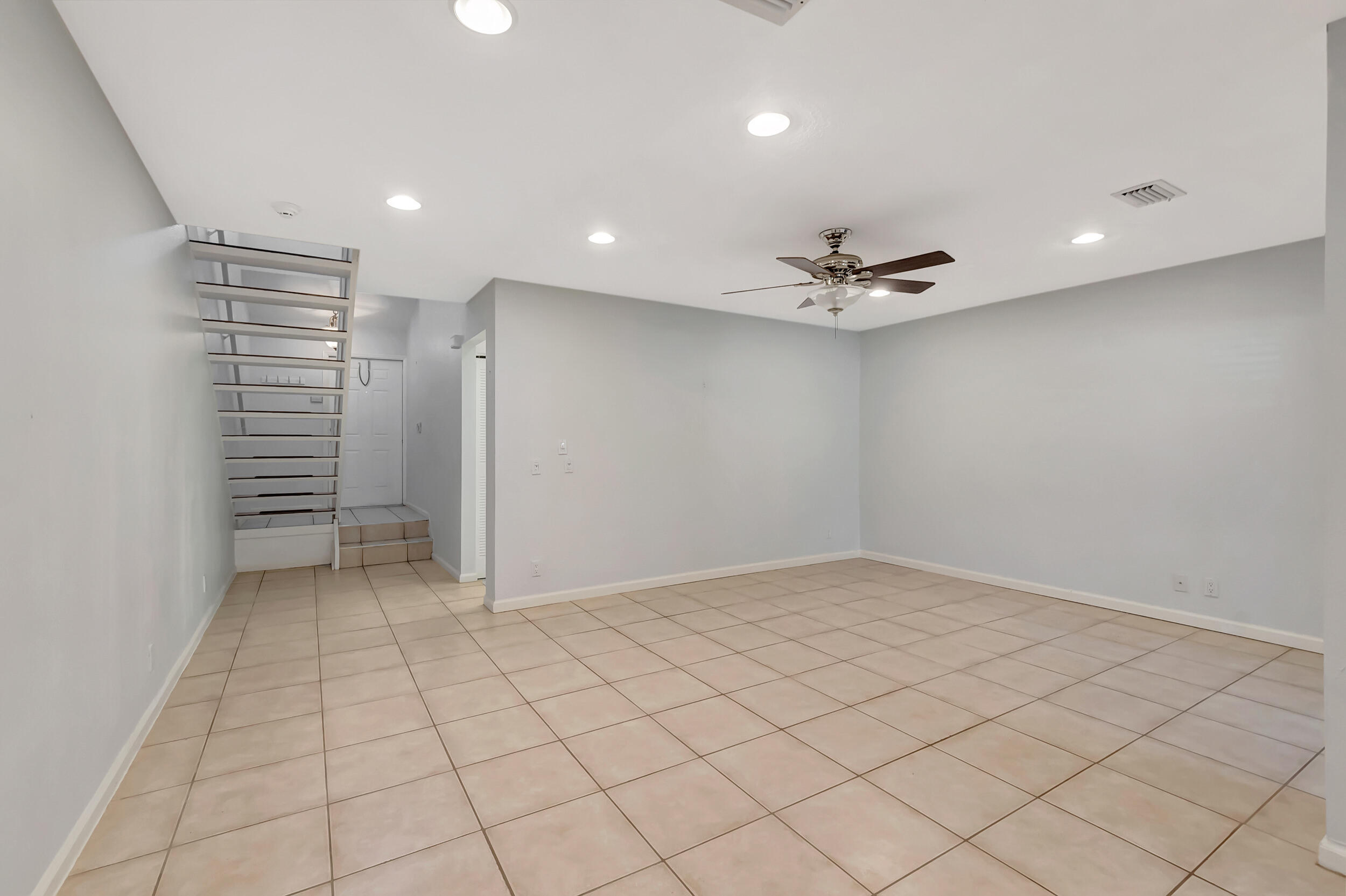 6627 Via Regina Boca Raton, FL 33433 - Photo 16 of 59 Living Room 1