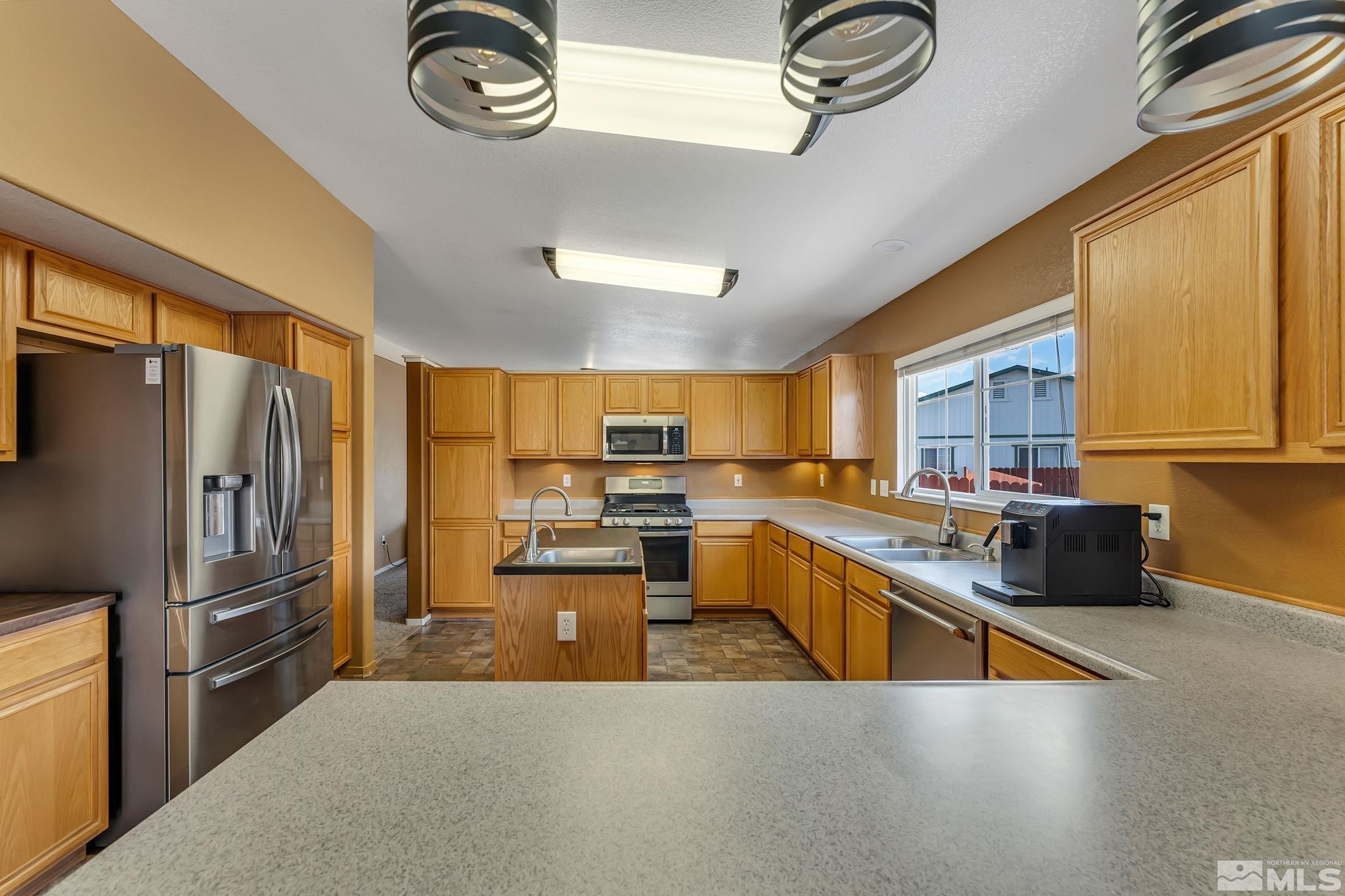 17635 Georgetown Court Reno, NV 89508 - Photo 9 of 38 Photo 9