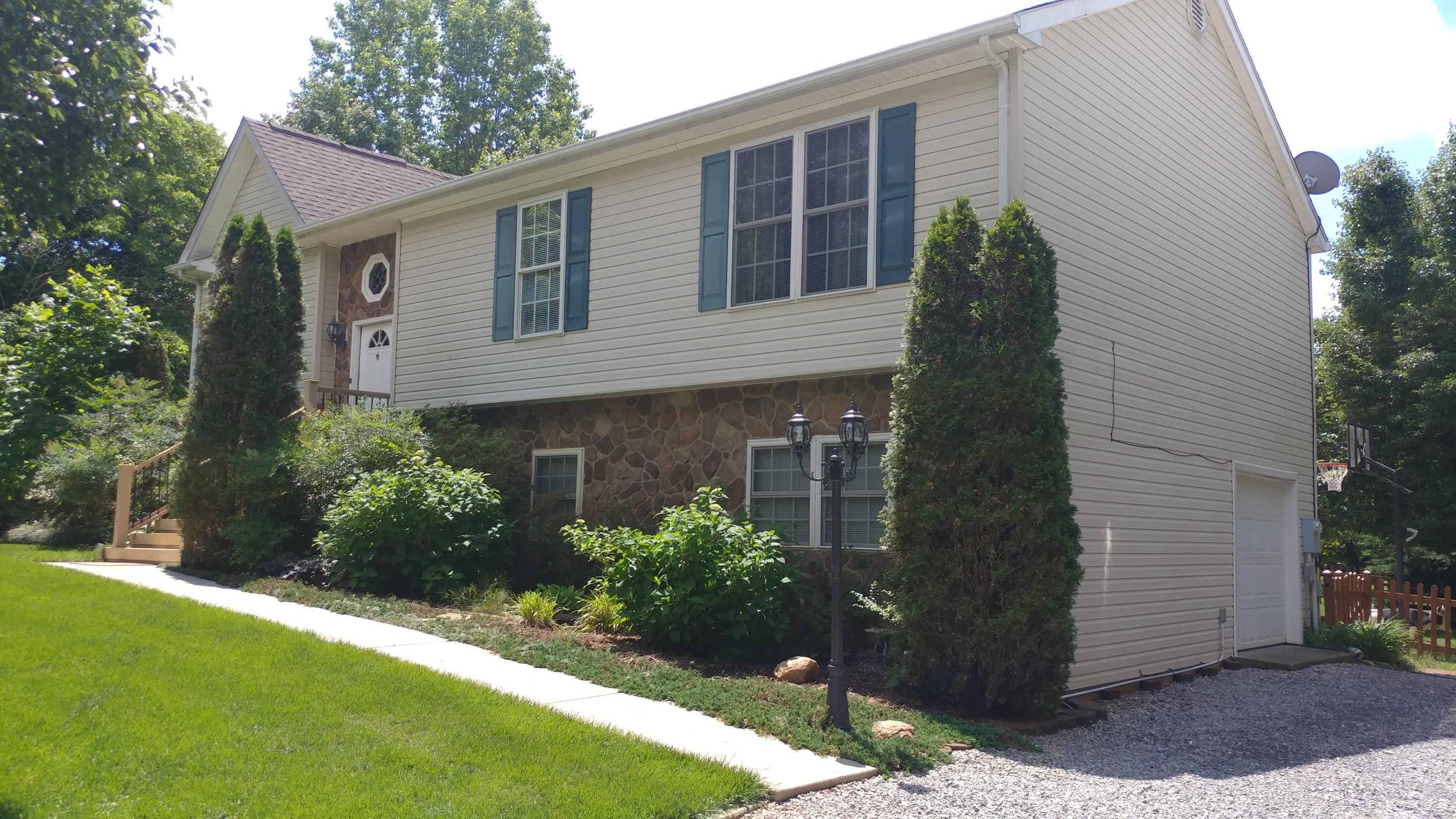 3997 Diamond Hill Road Moneta, VA 24121 - Photo 2 of 42 Front of house