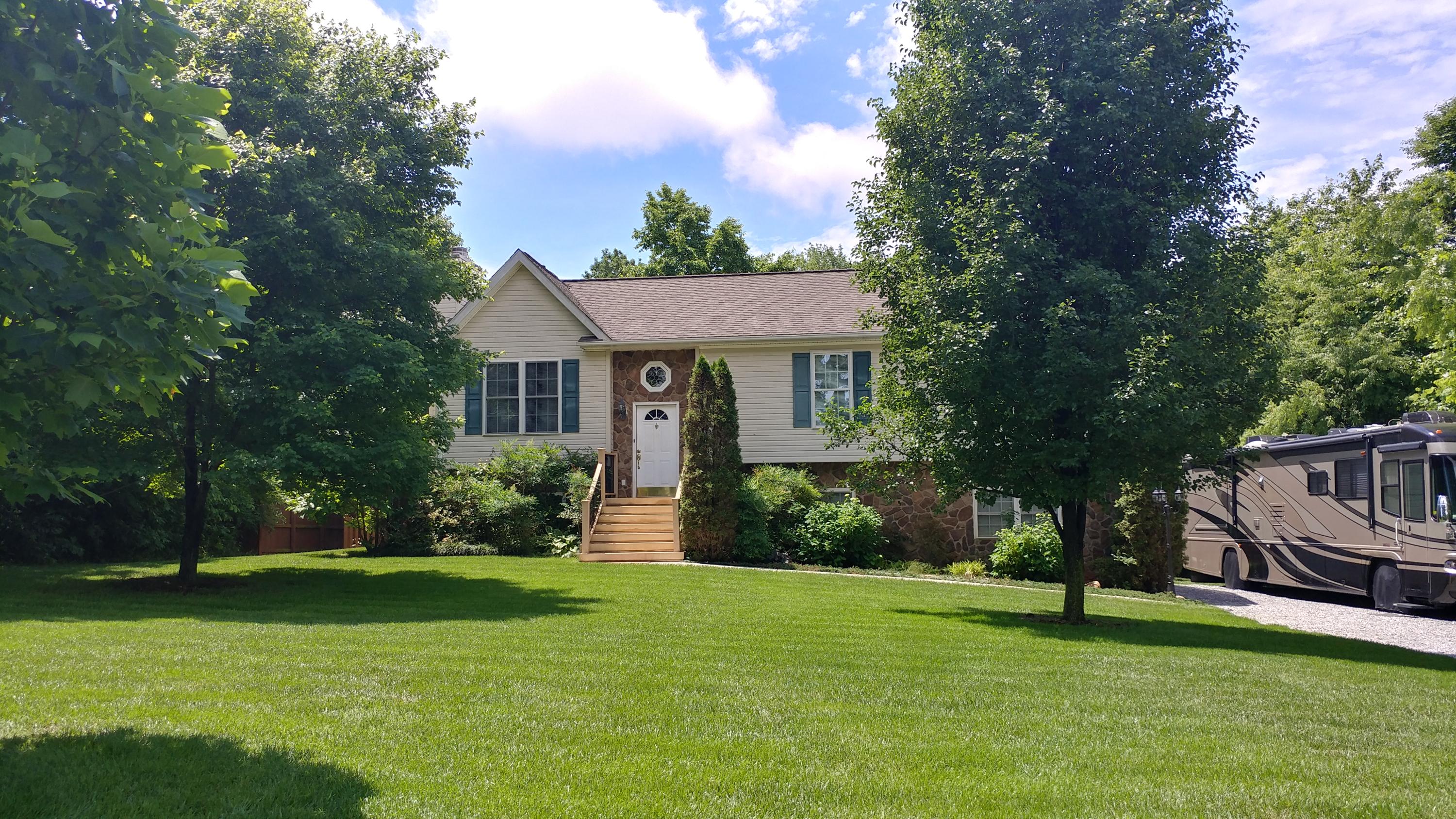 3997 Diamond Hill Road Moneta, VA 24121 - Photo 3 of 42 Front of house