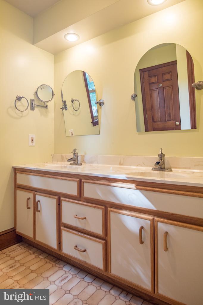 368 Koser Road Lititz, PA 17543 - Photo 19 of 43 First Floor Suite Full Bath