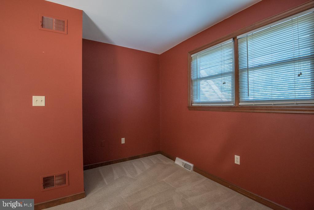 368 Koser Road Lititz, PA 17543 - Photo 24 of 43 Second Floor Loft
