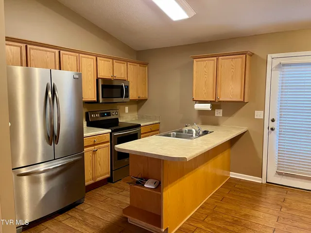 $1,950 | 1121 Meadow Creek Lane, Unit 19, Jonesborough, TN 37659