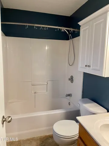 $1,950 | 1121 Meadow Creek Lane, Unit 19, Jonesborough, TN 37659