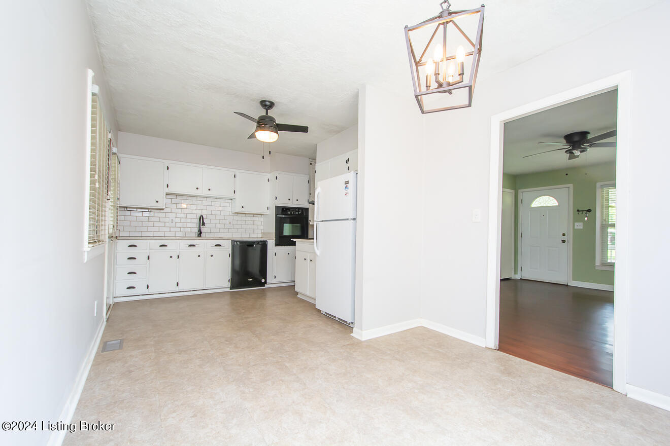 1906 Millgate Road Louisville, KY 40223 - Photo 12 of 34 Updated Kitchen