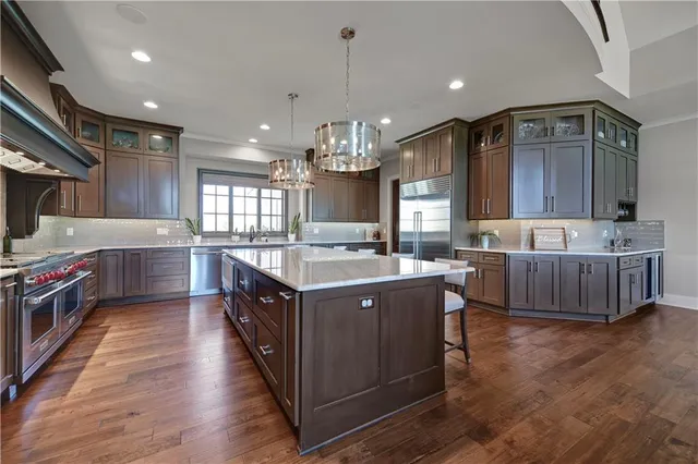$3,875,000 | 16916 Bond Street, Overland Park, KS 66221