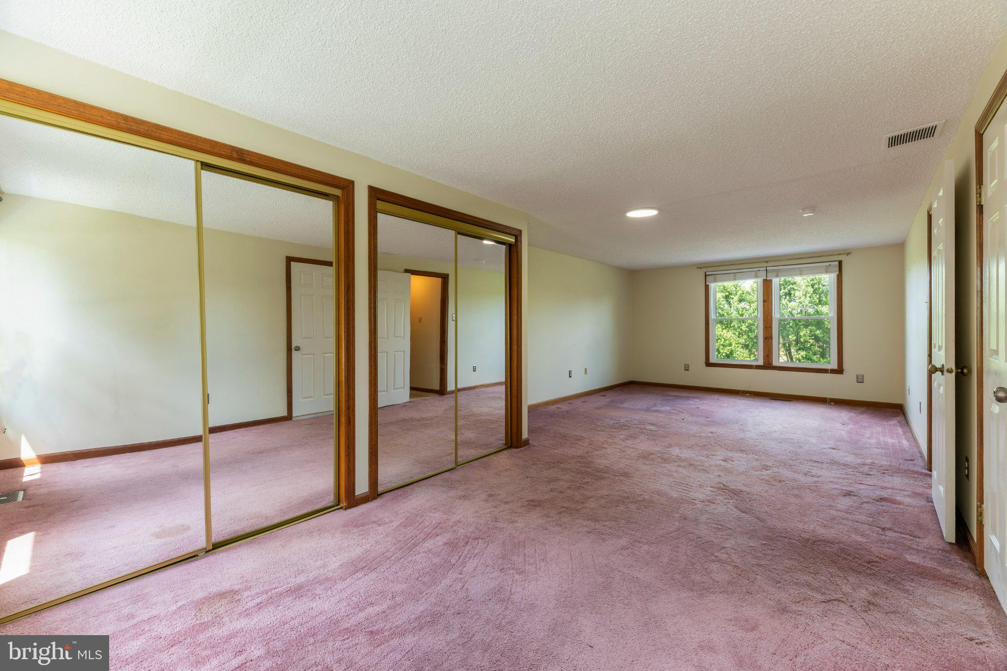 607 Chesterfield Arneytown Road Chesterfield, NJ 08515 - Photo 25 of 57 Spacious room with natural light.