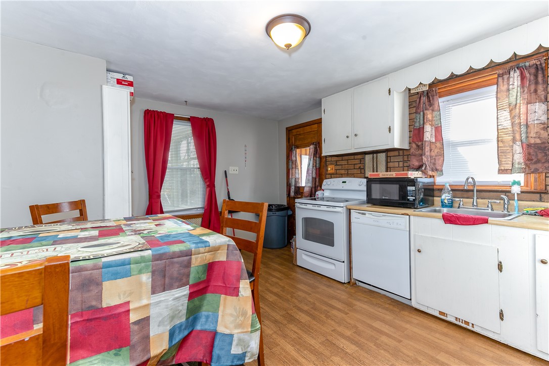 120 Beacon Avenue Woonsocket, RI 02895 - Photo 10 of 28 120 Beacon Eat in Kitchen