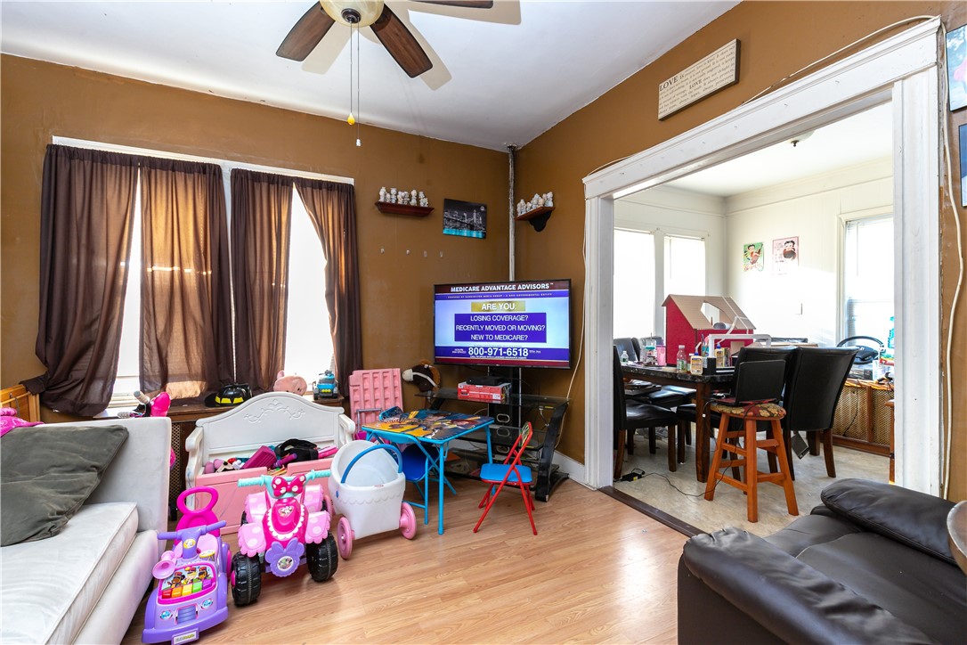120 Beacon Avenue Woonsocket, RI 02895 - Photo 18 of 28 100 Beacon Living Room