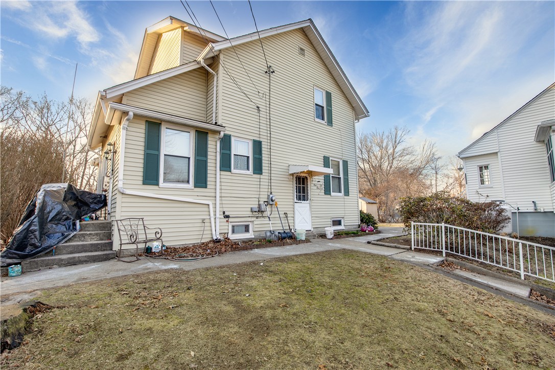 120 Beacon Avenue Woonsocket, RI 02895 - Photo 2 of 28 100 Beacon