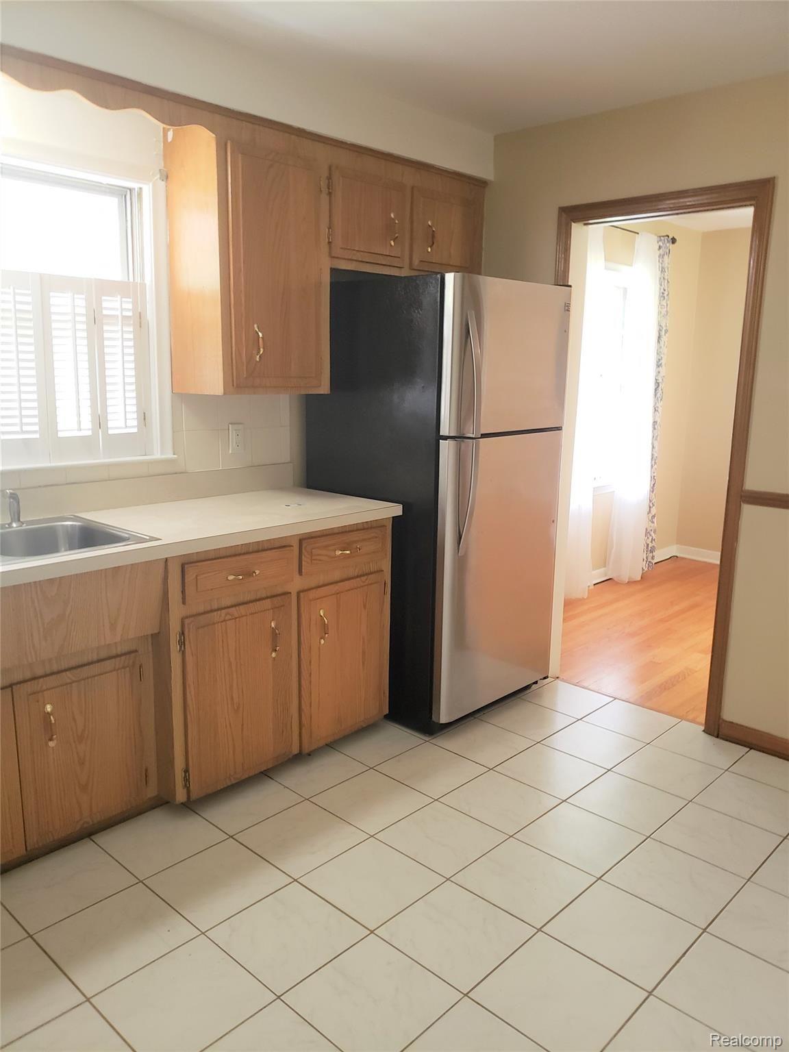 28411 Ridgebrook Road Farmington, MI 48334 - Photo 9 of 35 K2.jpg