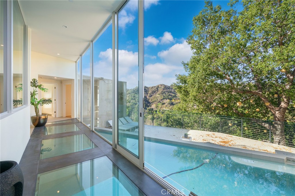 9716 Oak Pass Road Beverly Hills, CA 90210 - Photo 16 of 63