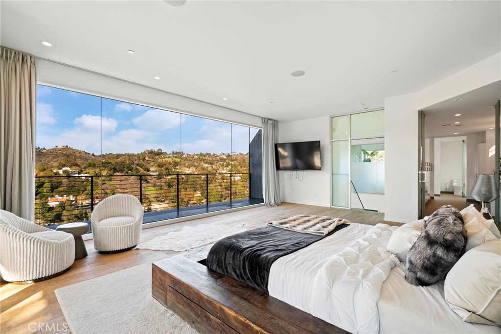 9716 Oak Pass Road Beverly Hills, CA 90210 - Photo 28 of 63