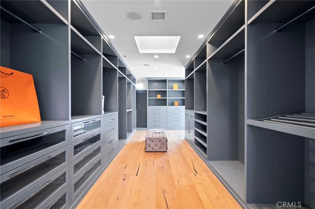 9716 Oak Pass Road Beverly Hills, CA 90210 - Photo 29 of 63 Primary closet