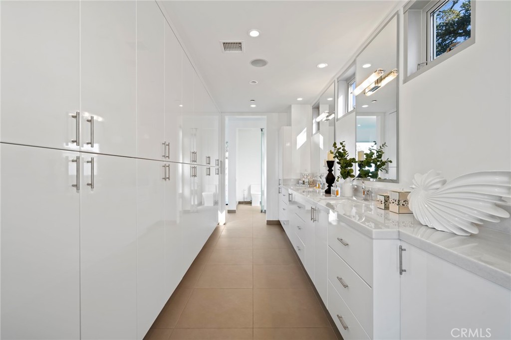 9716 Oak Pass Road Beverly Hills, CA 90210 - Photo 41 of 63 Rendering for an updated look-primary bathroom