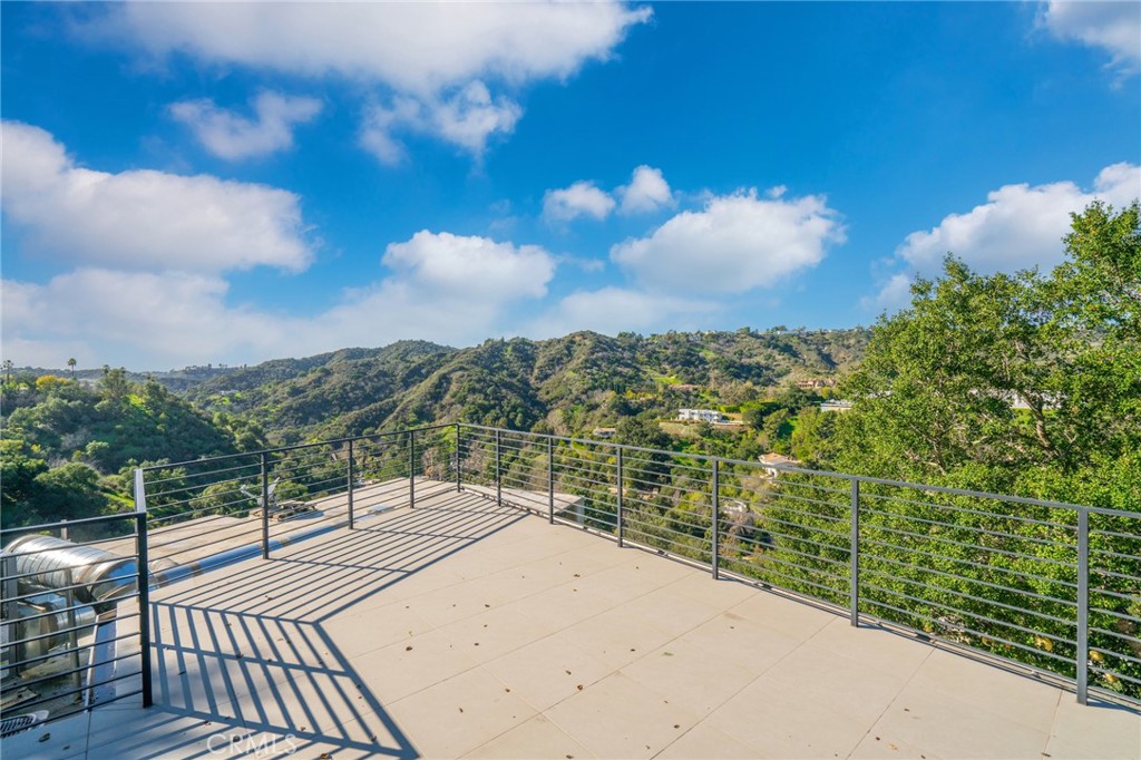 9716 Oak Pass Road Beverly Hills, CA 90210 - Photo 61 of 63