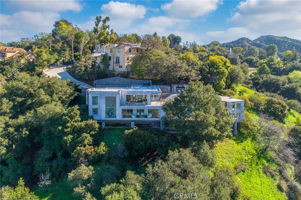 9716 Oak Pass Road Beverly Hills, CA 90210 - Photo 10 of 63