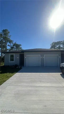 a view of terrace with city view