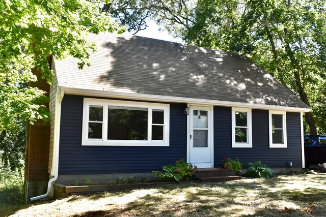$479,000 | 296 Lincoln Road, Hyannis, MA 02601