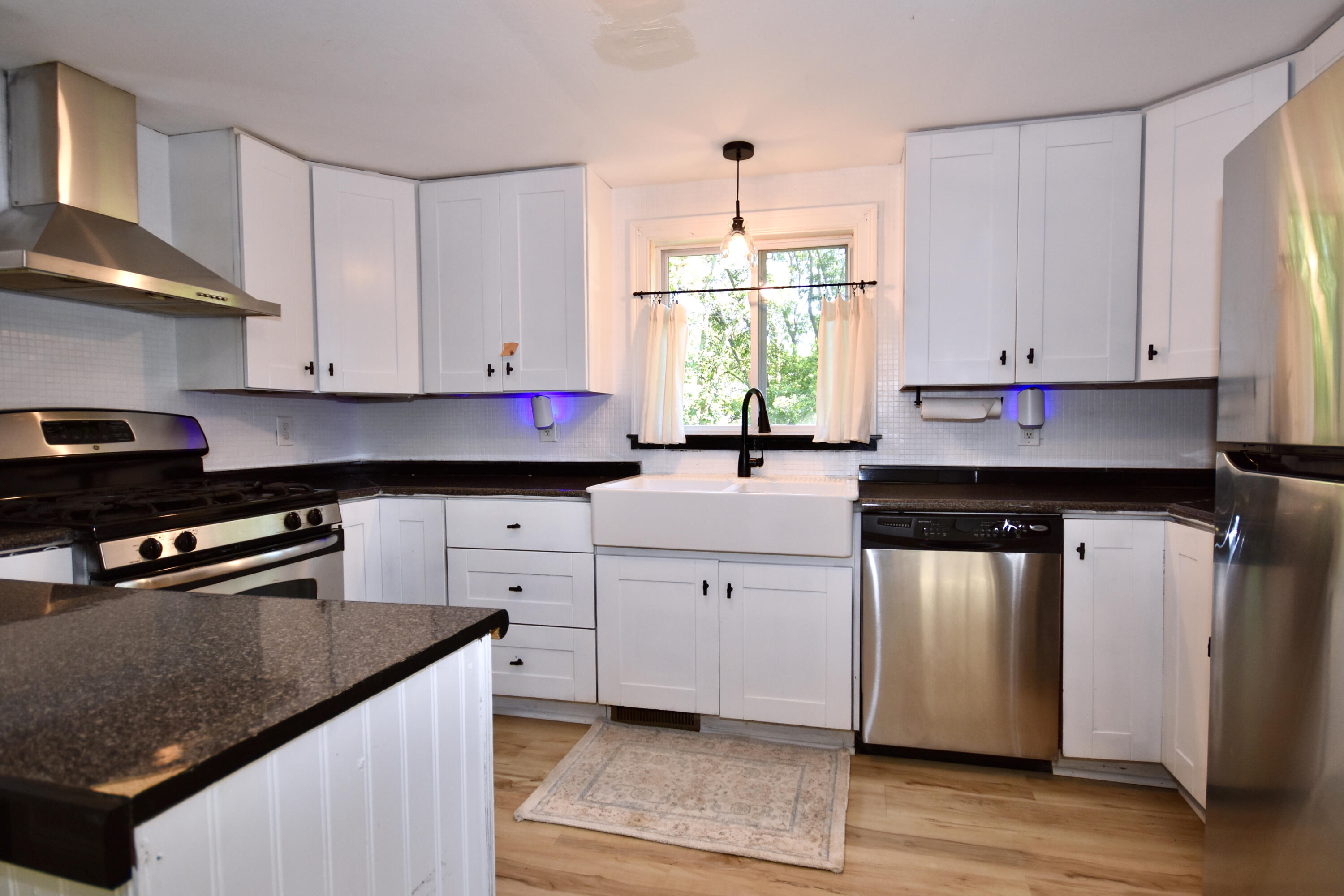 296 Lincoln Road Hyannis, MA 02601 - Photo 5 of 19 073D628D-5400-4FEF-BC85-0C290A59C7B5_1_2