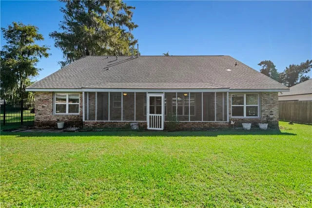 $449,000 | 31 East Woodlawn Drive, Destrehan, LA 70047