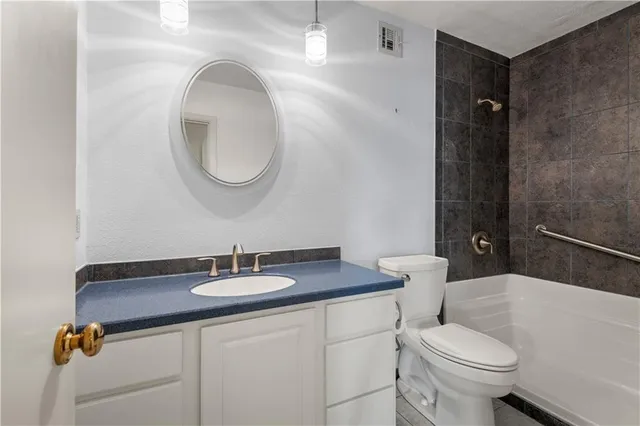 $449,000 | 31 East Woodlawn Drive, Destrehan, LA 70047