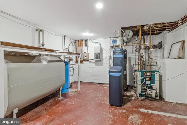 a view of a storage & utility room