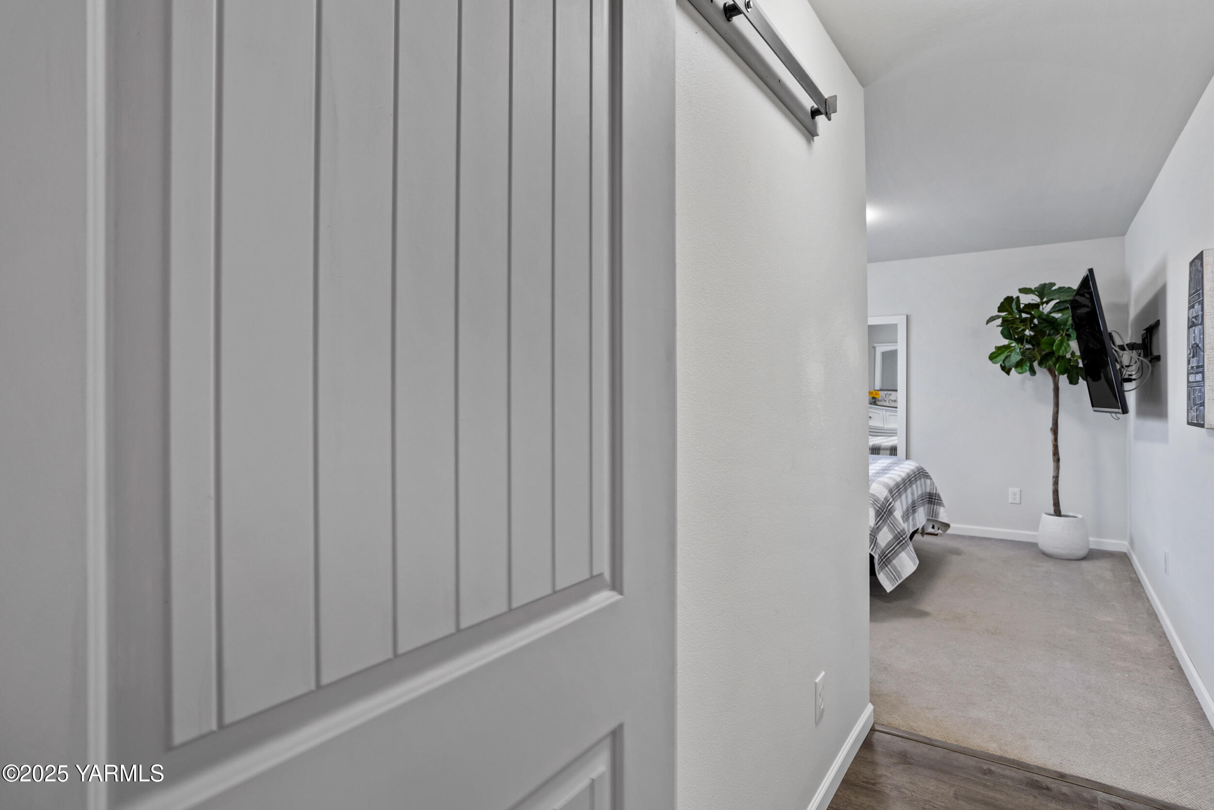 3485 Selah Loop Road Selah, WA 98942 - Photo 12 of 38 a view of entryway with livingroom