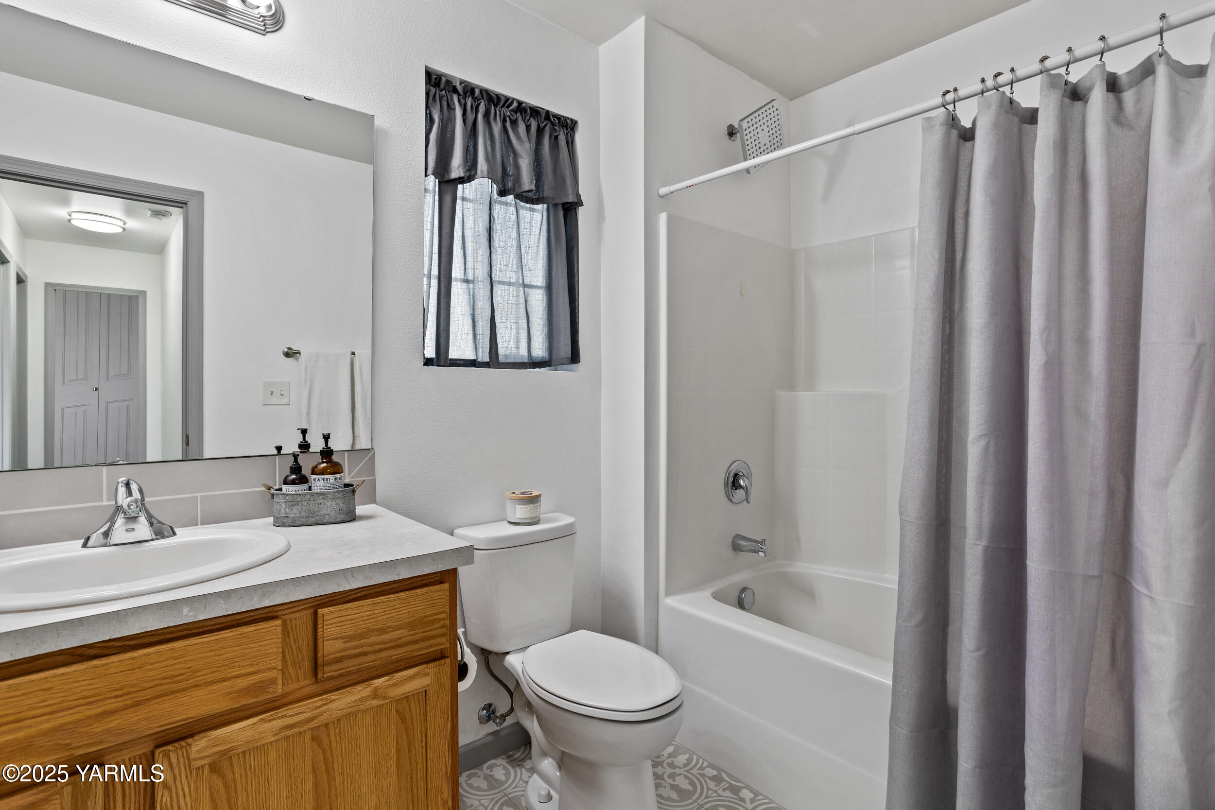3485 Selah Loop Road Selah, WA 98942 - Photo 20 of 38 a bathroom with a sink toilet and shower