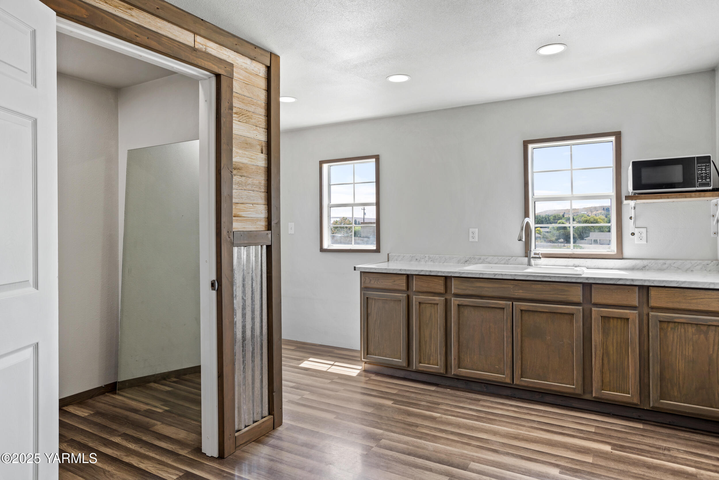 3485 Selah Loop Road Selah, WA 98942 - Photo 25 of 38 a view of a kitchen counter space and windows