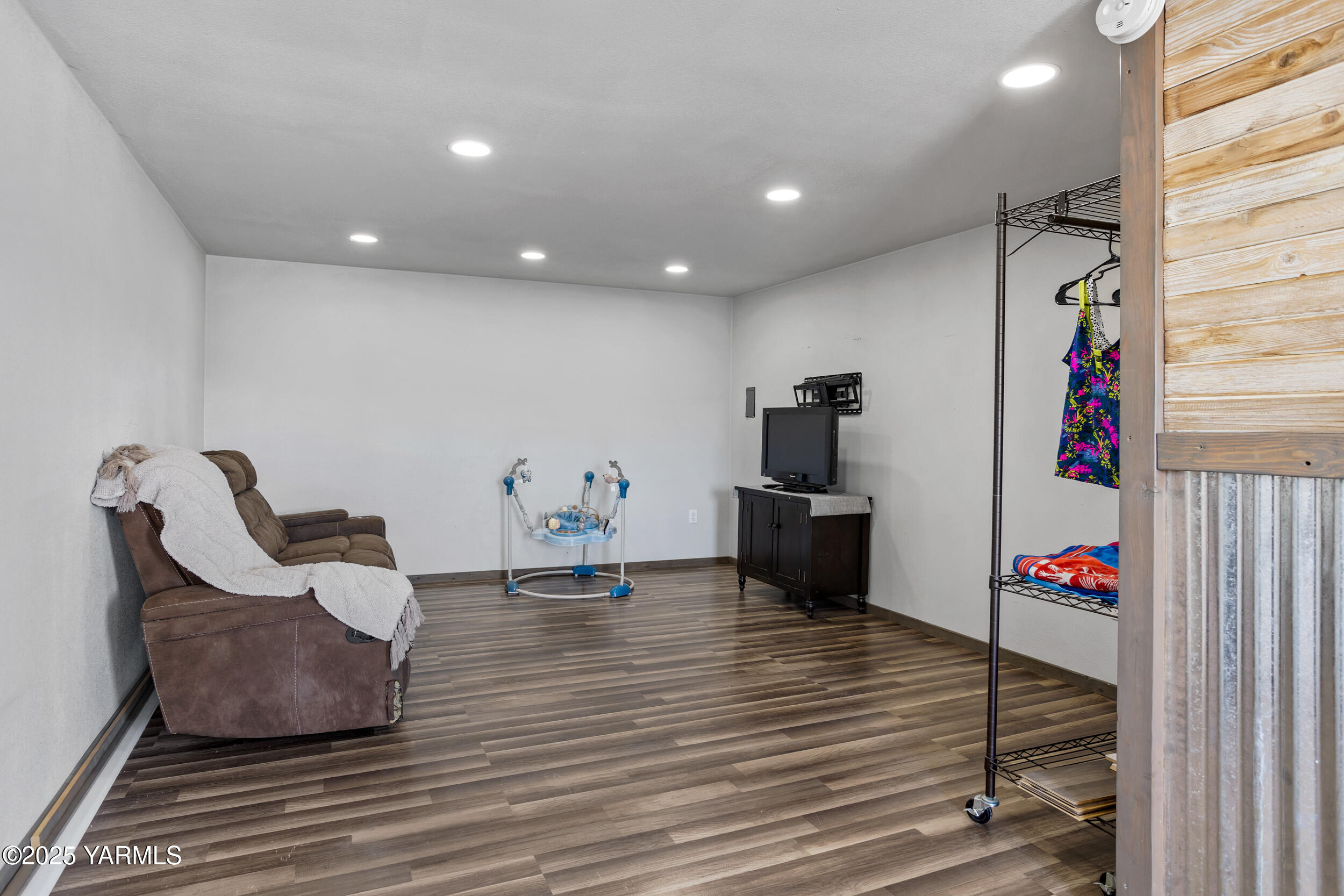 3485 Selah Loop Road Selah, WA 98942 - Photo 27 of 38 a view of kitchen and dining room with wooden floor